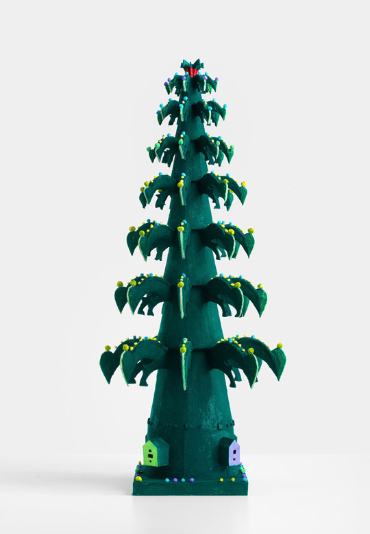»Schnabel-Baum«, 2017, Pappe, Papiermaché, Tusche, Höhe 62 cm, Durchmesser 29 cm